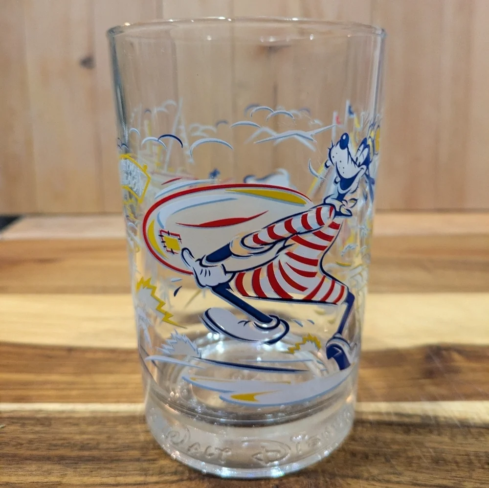 Disney Goofy Cartoon Character Glass with Surfboard Design